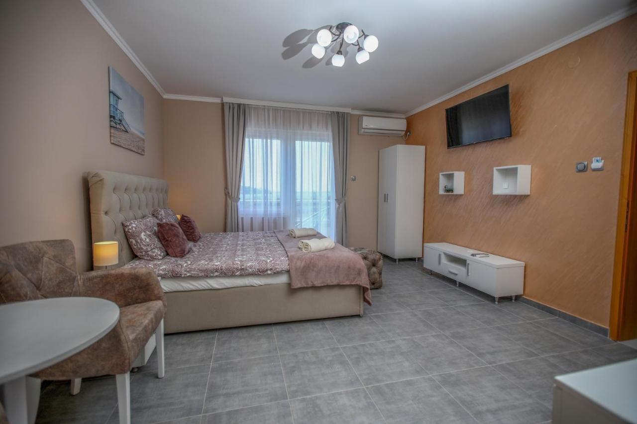 Dunavski Cvet Banatska Palanka Exterior foto